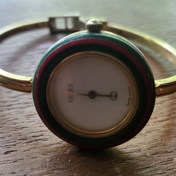 Gucci changeable bezel womens watch - Picture 5 of 6